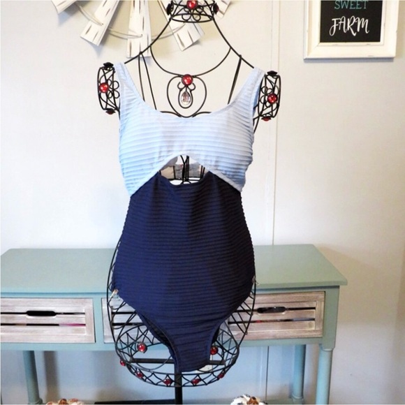 NWT Cupshe Colorblock Textured One Piece w/ Cut-Outs Size Medium - Picture 1 of 6